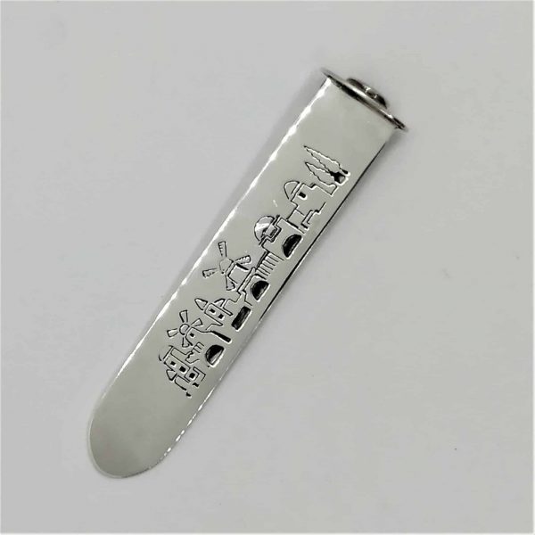 Silver Yad Elat Stone on top of Torah pointer. You can have a Hebrew name hand engraved on Yad.Dimension 11 cm X 2.1 cm approximately.