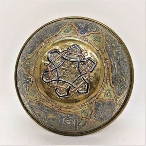 Handmade antique Mideast brass bowl with silver and copper wires inlaid into brass . Dimension diameter 12.5 cm X 5.5 cm approximately.