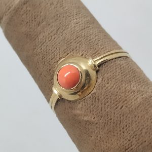 Gold Ring Red Coral handmade. 14 carat  yellow Gold Ring Red Coral cabochon round shape handmade. Dimension ring size European 58.