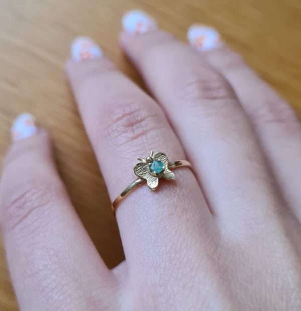 Handmade 14 carat Gold Ring Butterfly Emerald set in butterfly shape ring. A green faceted genuine emerald stone. Dimension ring size 58.