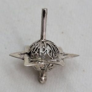 Handmade sterling silver fine Yemenite filigree Magen David star Dreidel filigree made by S. Ghatan Katan. Dimension 4 cm X 3.5 cm X 3.6 cm.