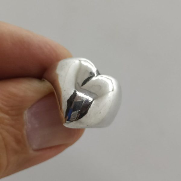 Handmade sterling silver carved heart shape silver ring smooth contemporary style. Dimension 1.5 cm X 1.6 cm approximately.