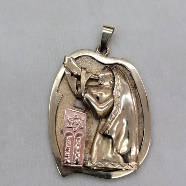 Handmade 14 carat yellow and pink gold Moses blowing Shofar pendant, with the 10 commandments tablets at Mount Sinai.