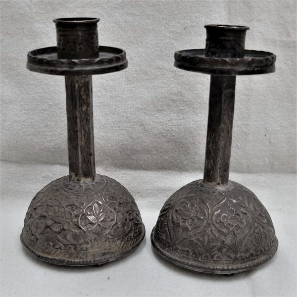 Vintage Mideast silver Sabbath candlesticks floral design handmade in the middle east end of 19th century. Dimension diameter 5.2 cm X7 cm approximately.