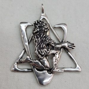 Handmade sterling silver Magen David's harp pendant, King David playing his harp shaped as a Star of David.   Dimension 5.2 cm X 6.1 cm approximately.