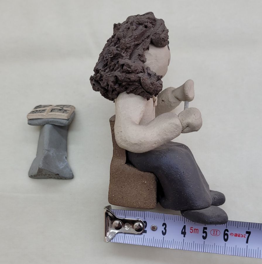 Ceramic sculpture Maestro Girl - Image 5