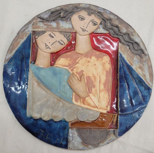 In round tile with Bathsheba one can see the motherly protection feelings for her son Solomon. Dimension diameter 25.2 cm approximately.