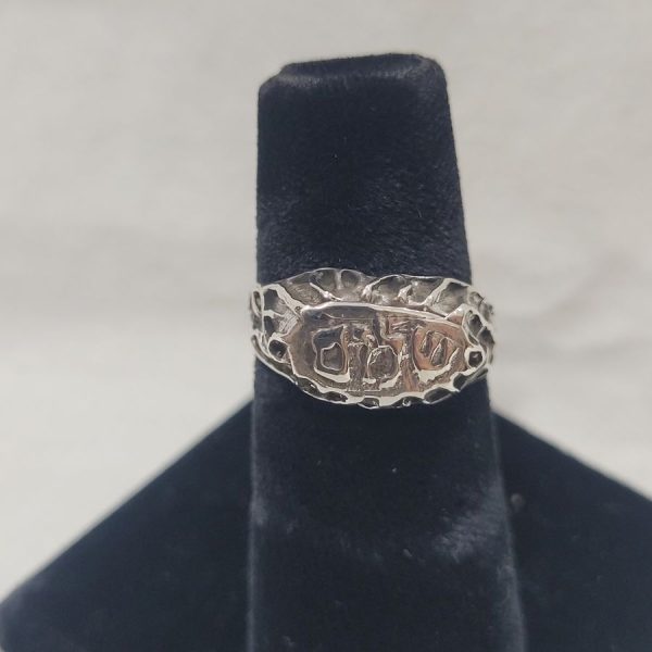Handmade sterling silver Shalom שלום ring very modern and original abstract design set with the word Shalom in Hebrew שלום. 