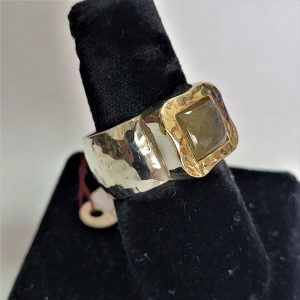 Handmade sterling silver & 14 carat yellow gold Labradorite square stone ring hand hammered contemporary design European finger size 60, USA size 9.