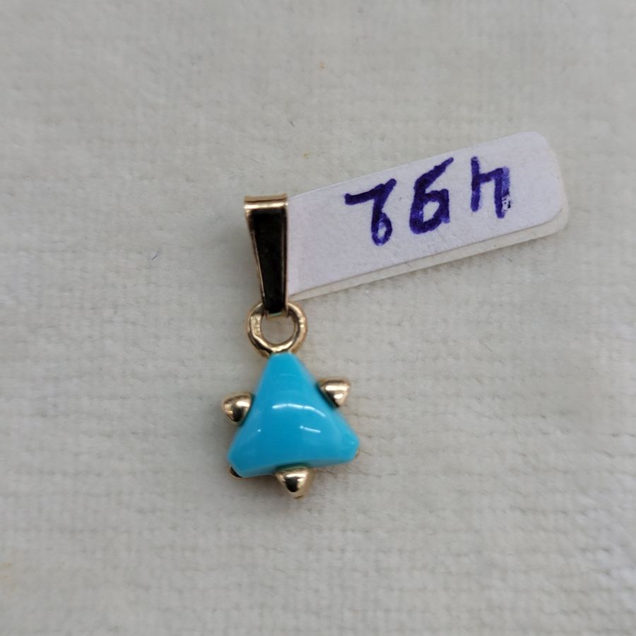 Handmade 14 carat gold Magen David star Turquoise triangle shape blue Turquoise forming a David star pendant, 0.7 cm X 1.6 cm X 0.3 cm approximately.