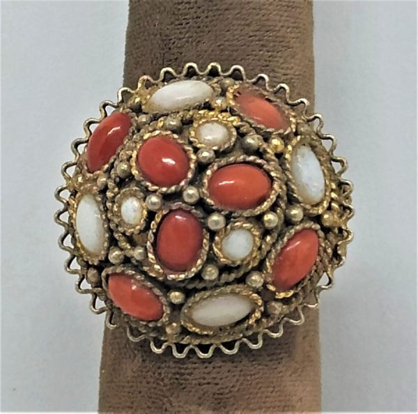 Vintage genuine Coral and Opals ring Yemenite filigree was made in Israel in the 1950's by Yemenite Jews. Dimension diameter 2.9 cm ring size adjustable.