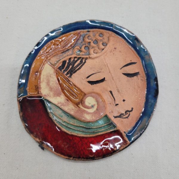 Handmade glazed ceramic tile David and harp tile glazed glazed ceramic, where David attentively listens to his harp tunes diameter 11 cm approximately.