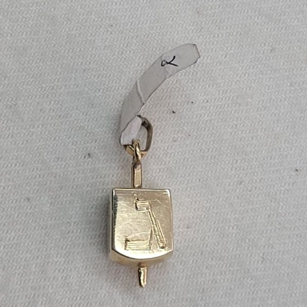 Gold Pendant Dreidel Sevivon - Image 4