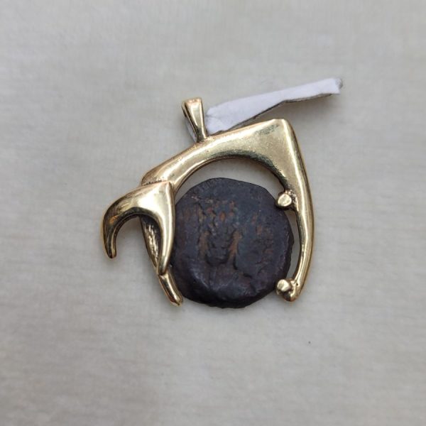 14 carat gold handmade Chai Hay pendant antique coin King Agrippa1st with 3 wheat leaf on one side and a cornucopia on other side.
