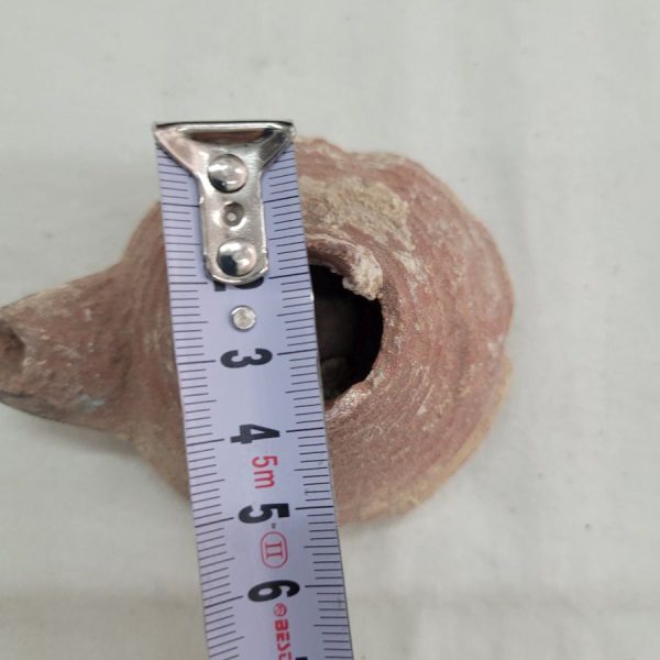 Shaped Herodian oil lamp - Image 5