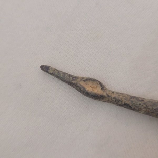 Antique bronze sewing needle - Image 5