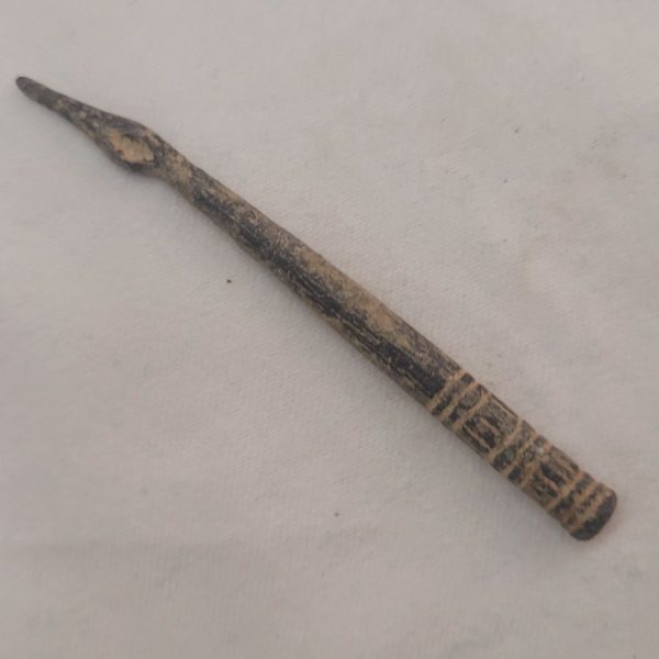Antique bronze sewing needle - Image 6