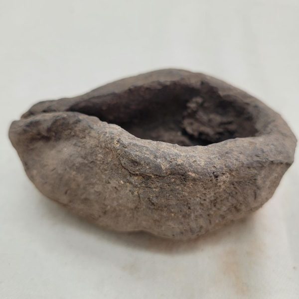 Genuine antique shell shape oil lamp before King David era  2000 BC. It has the shell shape style used at that time 10 cm X 5.6 cm X 4.7 cm approximately.