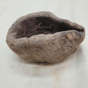 Genuine antique shell shape oil lamp before King David era  2000 BC. It has the shell shape style used at that time 10 cm X 5.6 cm X 4.7 cm approximately.