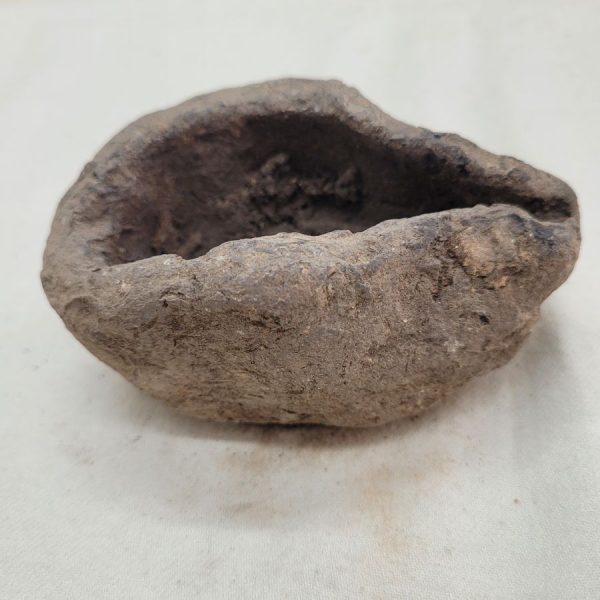 Genuine antique shell shape oil lamp before King David era  2000 BC. It has the shell shape style used at that time 10 cm X 5.6 cm X 4.7 cm approximately.