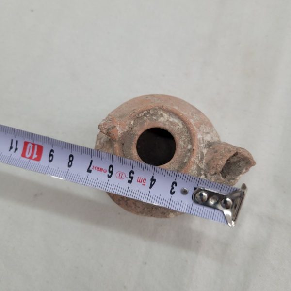 Antique Roman oil lamp - Image 3