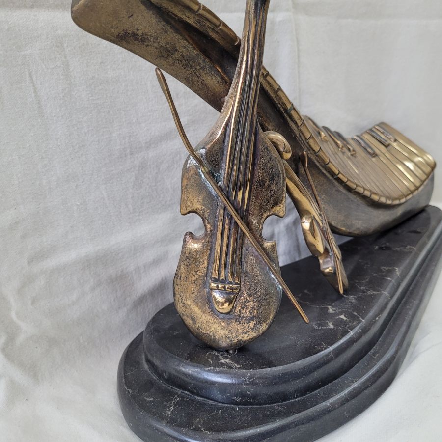 Cello piano violin sculpture - Image 5