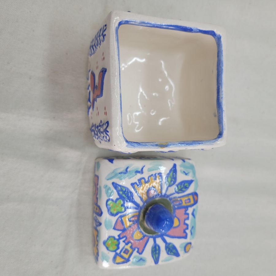 Dreidel shape box glazed - Image 5