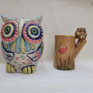 Handmade glazed owl pencil holders couple sculptures made by T. Labot to store pens or pencils. Dimension 3 cm X 6 cm X 7.5 cm approximately.