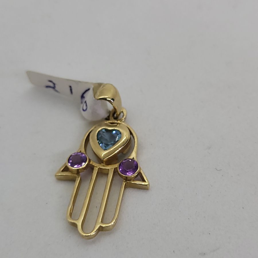 Handmade 14 carat yellow gold Blue Topaz Amethyst Hamsa Chamsa pendant, heart set with faceted blue Topaz stone and 2 Amethyst stones aside.